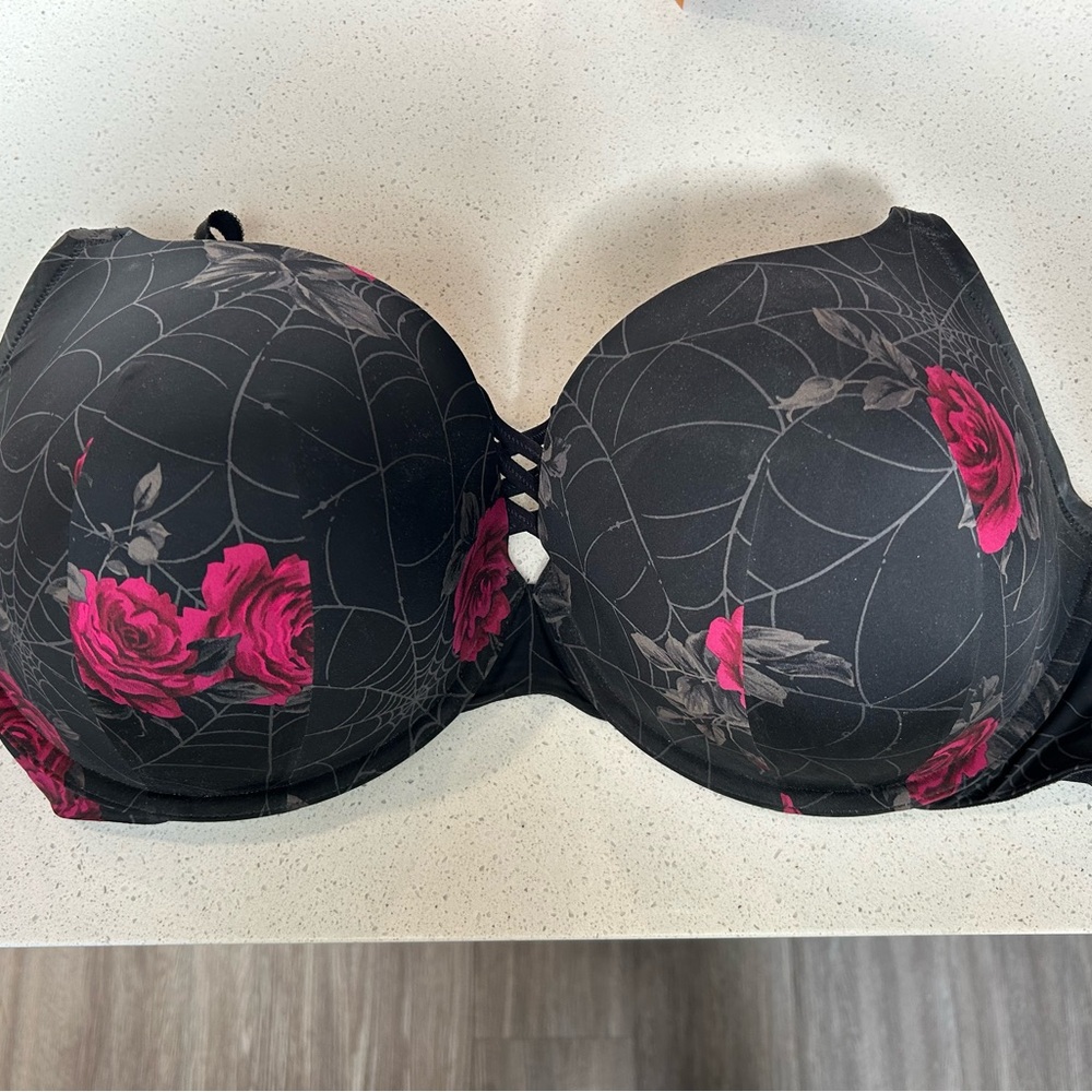 Chic Black Bra with Pink Floral Design